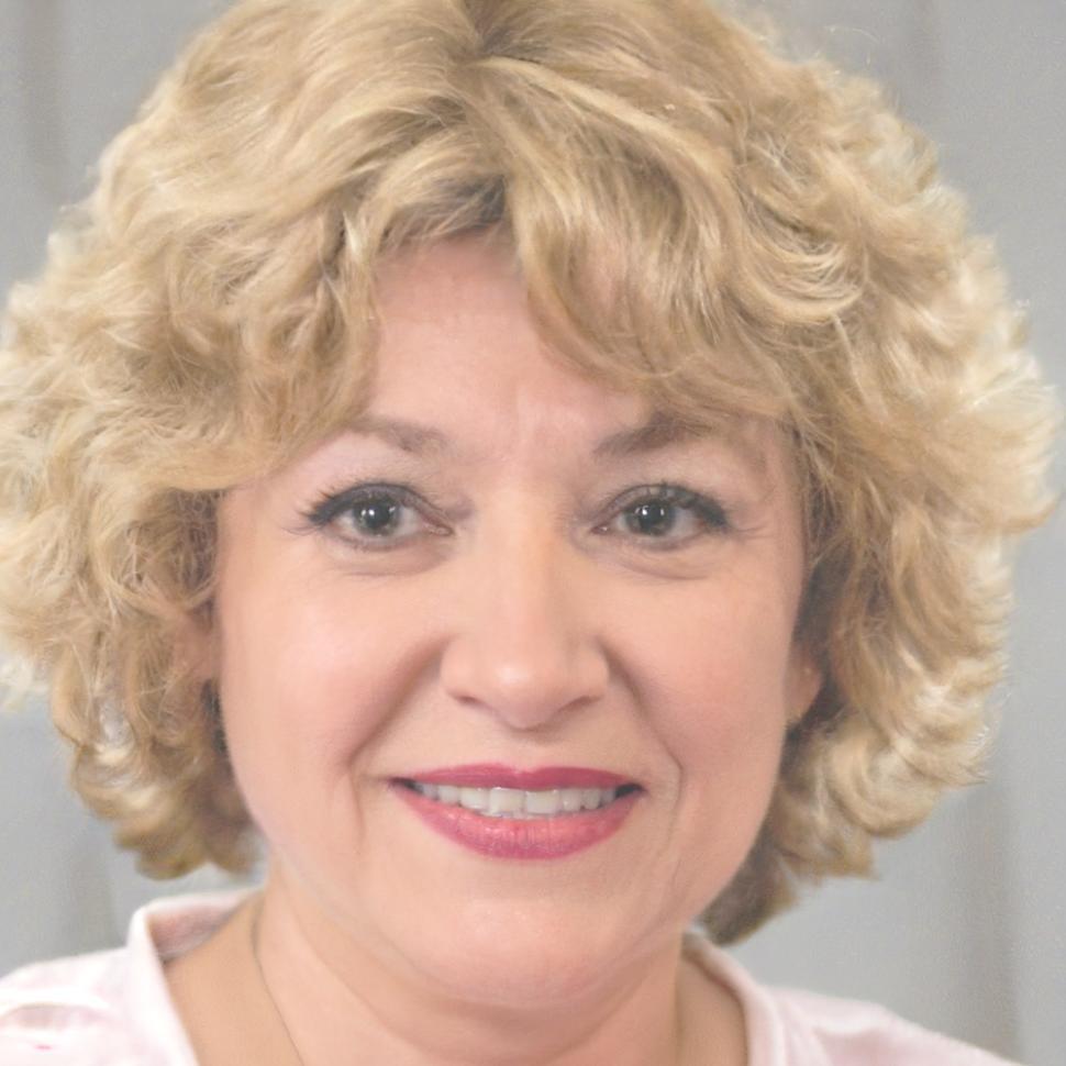 Finanzexpertin Dr. Sarah Müller